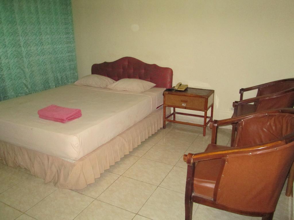 Hotel Istana Makassar Ruang foto
